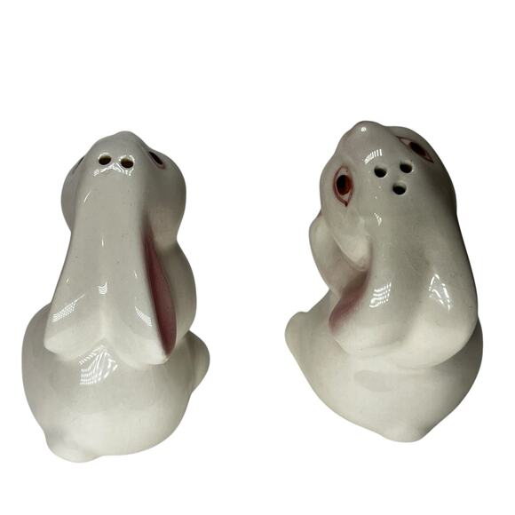 Vintage Salt and Pepper Shakers Rabbits Bunnies Easter Spring Flower Ceramic - Picture 3 of 5